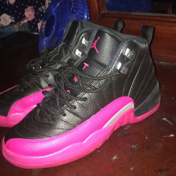 pink/black jordan 12s - Picture 5 of 5
